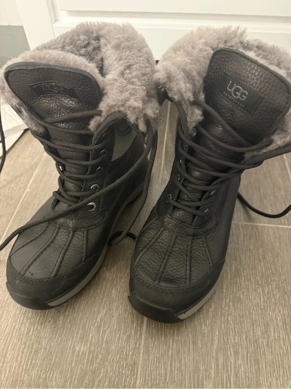 UGG Women's Black and Gray Shearling-Lined Winter Boots - Size 6.5